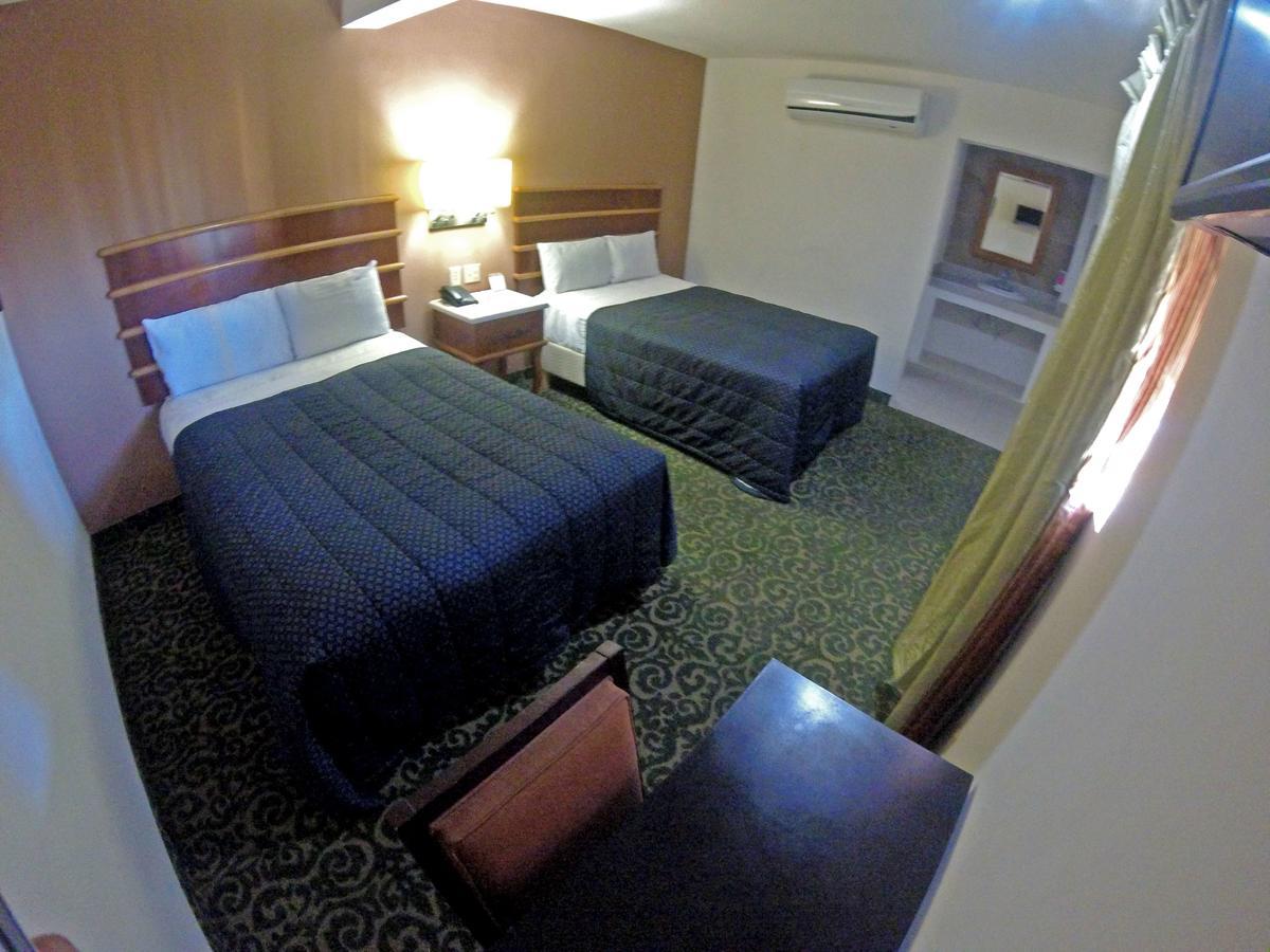 Las Torres Hotel เม็กซิกาลิ ภายนอก รูปภาพ