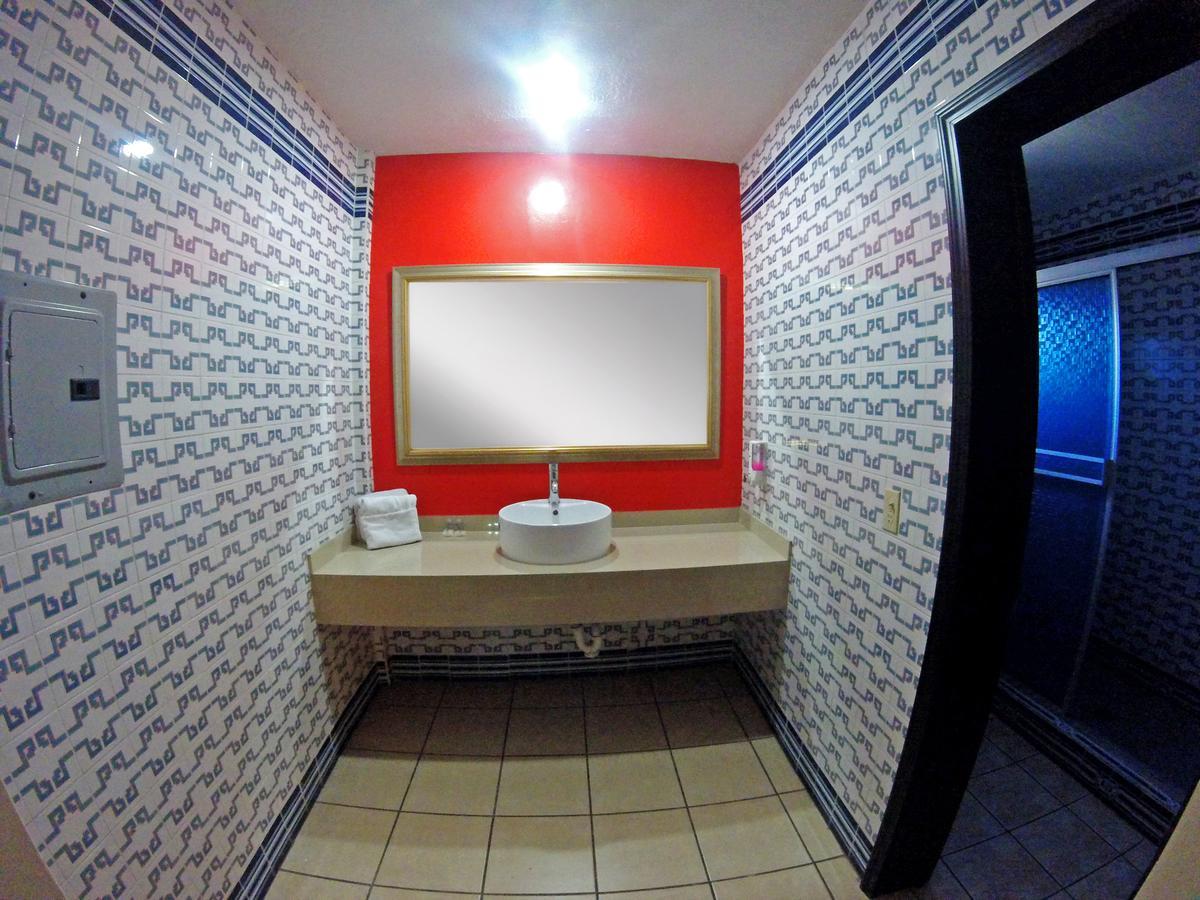 Las Torres Hotel เม็กซิกาลิ ภายนอก รูปภาพ