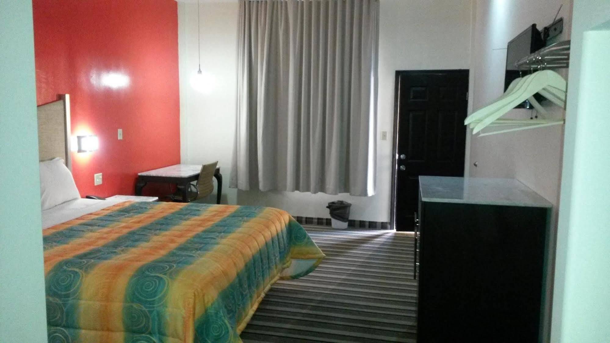 Las Torres Hotel เม็กซิกาลิ ภายนอก รูปภาพ
